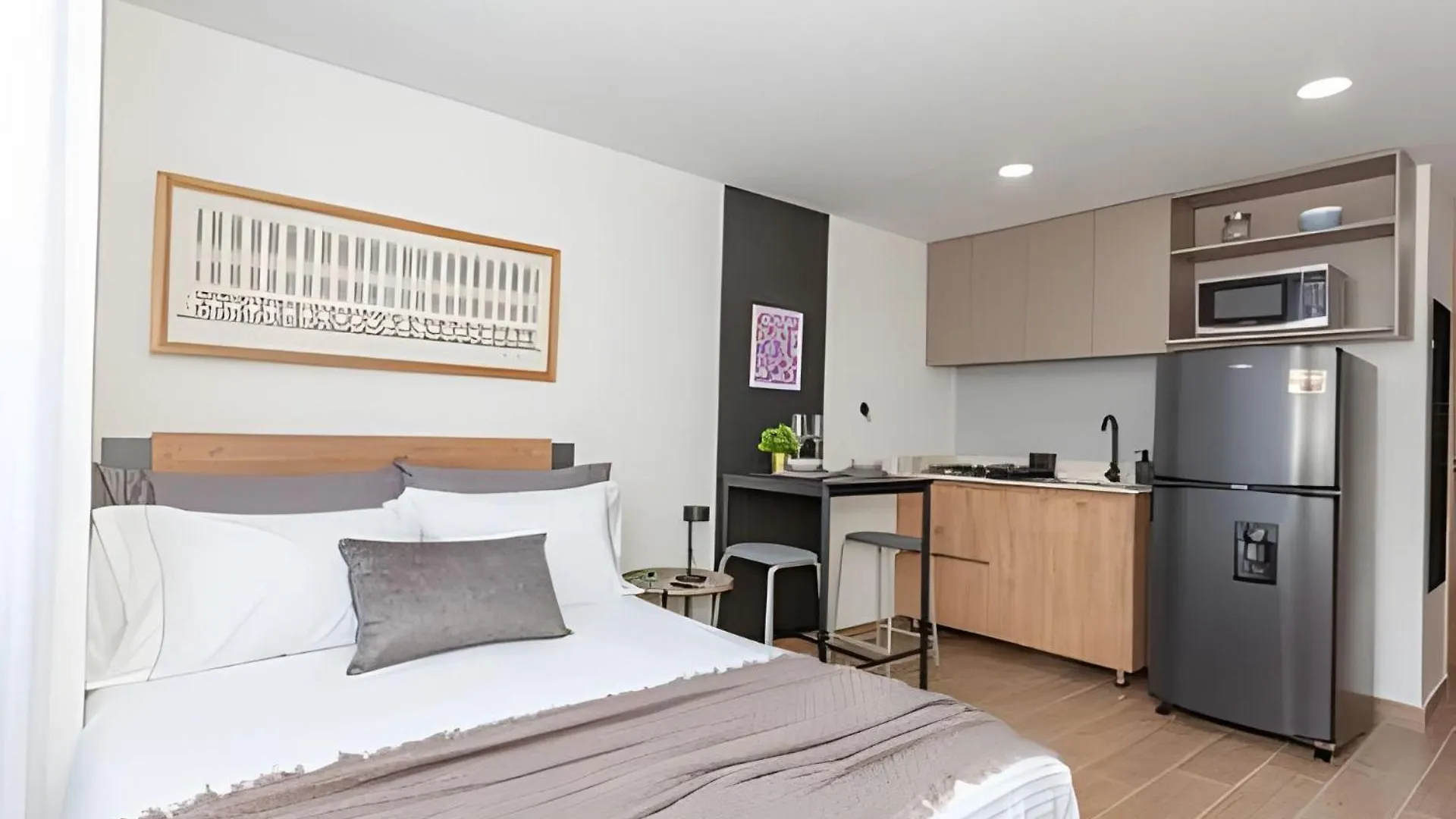 81 Living Apartment Medellin Colombia
