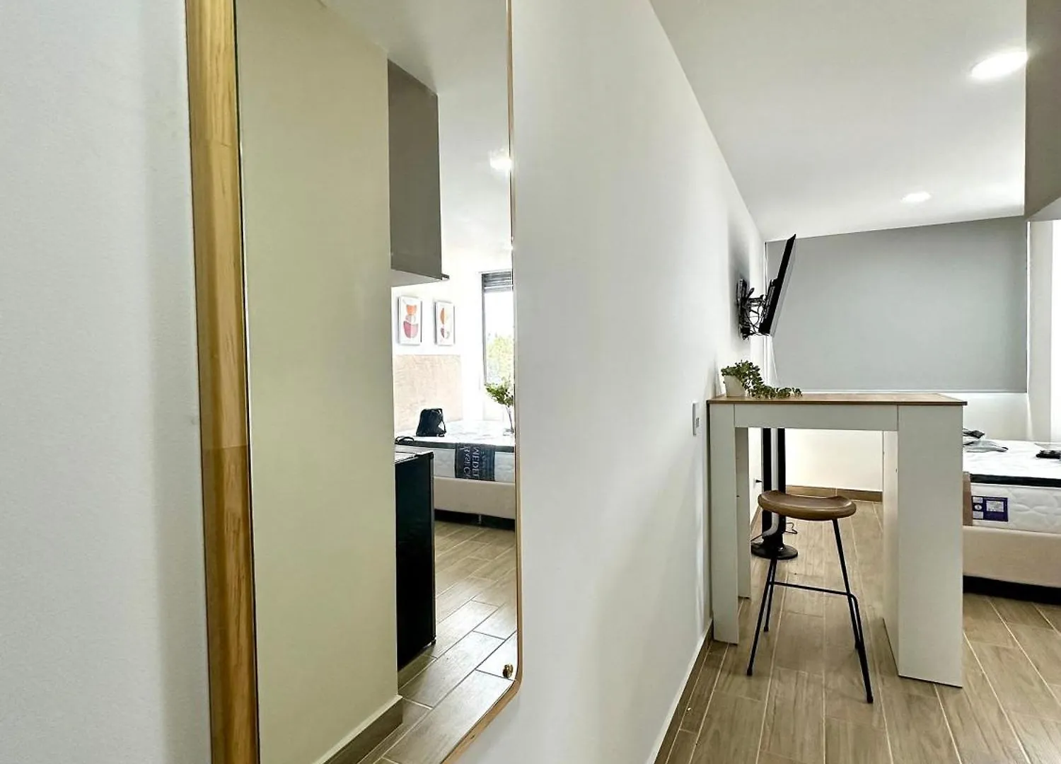 81 Living Apartment Medellin Colombia